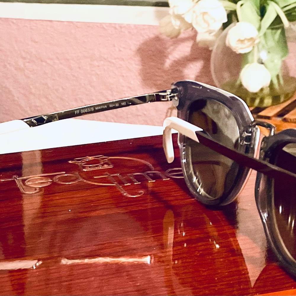 FENDI BURGUNDI & WHITE SUNGLASSES - Picture 6 of 10